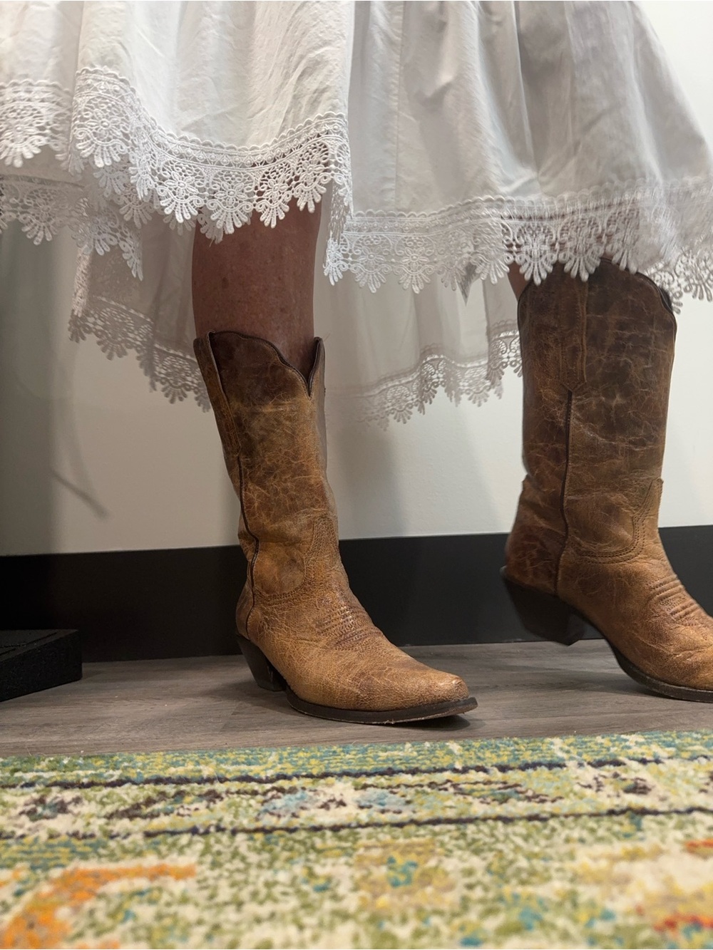 Dan Post ladies women’s Distressed Tan/Brown Leather Western Heeled Boots